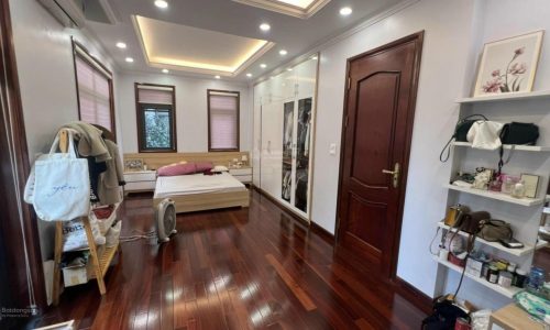 Bán nhà riêng phố Thái Hà, mặt ngõ kinh doanh ô tô tránh, 30m ra phố, siêu hiếm