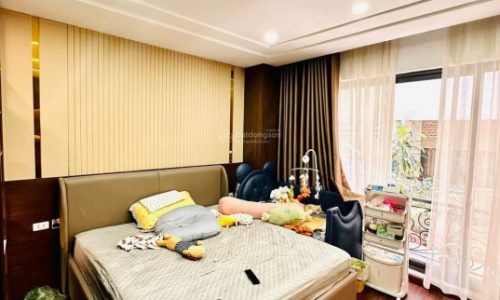 Bán nhà Thái Thịnh 42m2 8.8 tỷ ngõ thông. Thang máy – lô góc – ô tô vào nhà