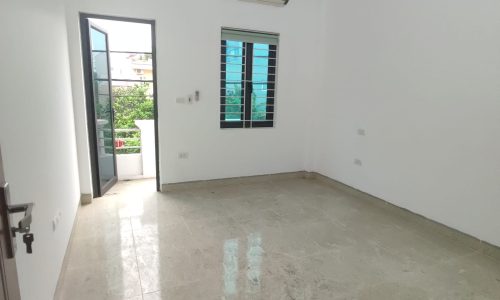 Ngõ nông, thoáng mát, yên tĩnh, có sân để xe, bán nhà Thịnh Quang