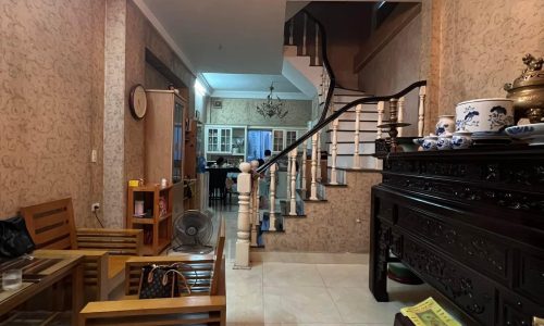 Bán nhà ngõ Gốc Đề,40m ra mặt ngõ ô tô tránh,tặng nội thất,5pong ngủ,45m2,5tầng,mt:4m