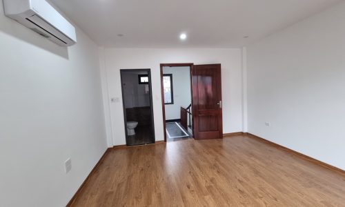 Ngõ ba gác phóng, 2 thoáng, sân để xe, bán nhà Lương Định Của Đống Đa