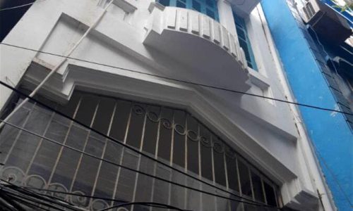 Bán nhà phố Nguyễn Ngọc Vũ, gần ô tô, ở ngay, 5 tầng 32 m2 giá 4.4 tỷ
