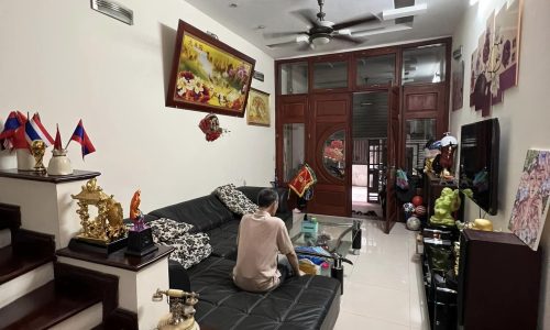 Bán nhà phố Ngọc Hà, gần phố, ô tô vào nhà, ở ngay 5 tầng 55 m2 giá 9.8 tỷ