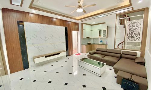 Lô Góc, Hai Thoáng – 42m2, mt 5m, 5 tầng, 4.4 tỷ có thương lượng.