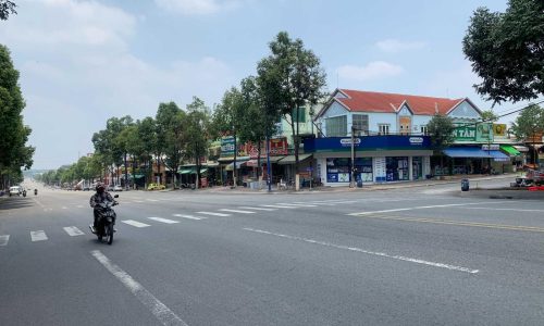 Mình bán lô đất 10×30 mặt tiền kinh doanh đối diện siêu thị Hàn Quốc Quốc Lộ 13-Giá 1,23 Tỷ