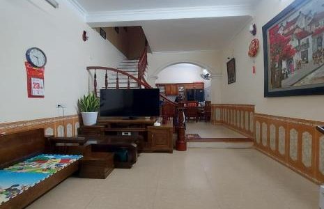 Bán nhà TT Tăng Thiết Giáp-HV Cảnh Sát,ô tô qua cửa,20m ra xe tải tránh,43m2×4tầng,mt:4m