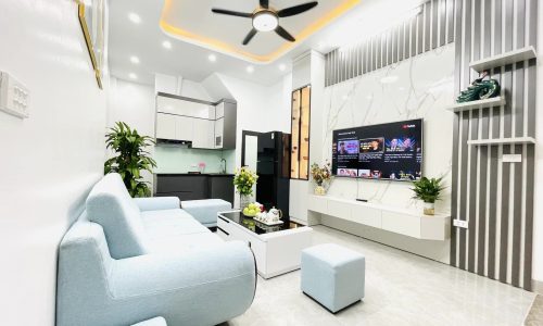 Cách phố 20m, căn góc, nhà dân xây chắc chắn ở ngay, bán nhà Tây Sơn