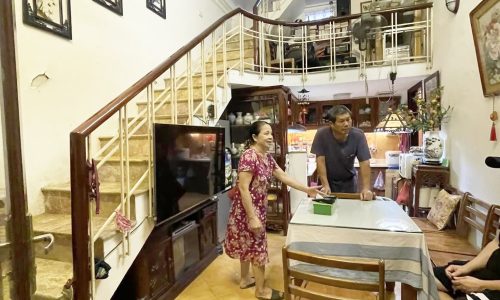 Gia đình rất cần bán gấp nhà Mặt phố Nguyễn Phúc Lai giá 13.9 tỷ, 90mx3 tầng