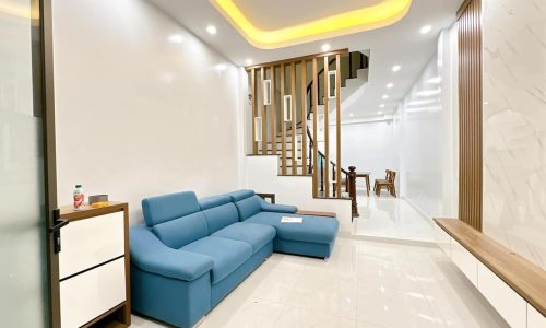 SỐC! Giảm 300 trđ, mới ở luôn, lô góc cực thoáng bán nhà Phạm Ngọc Thạch