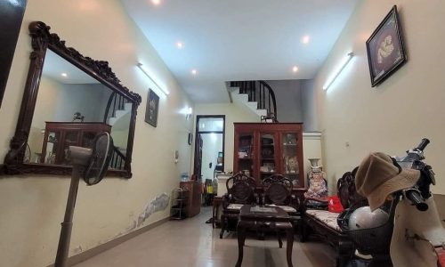 Bán Nhà Phân Lô Hoàng Cầu 49/55m2,4 Tầng, Mặt Tiền 4m, Giá 12.7 tỷ TL 0868868383