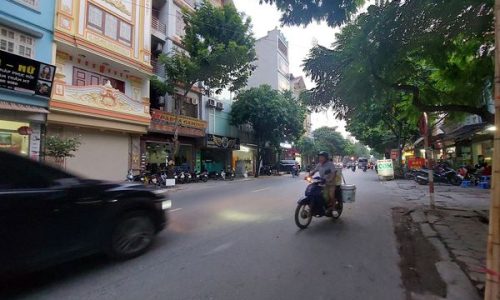 Trục chính Mậu Lương, ô tô vào, kinh doanh thoải mái. ngõ thông, rộng. 31m2, giá 2.45 tỷ.