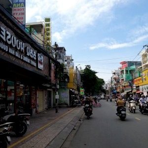 Cho thuê nhà mặt tiền 4.5m x 25m đường Hoàng Hoa Thám, Tân Bình