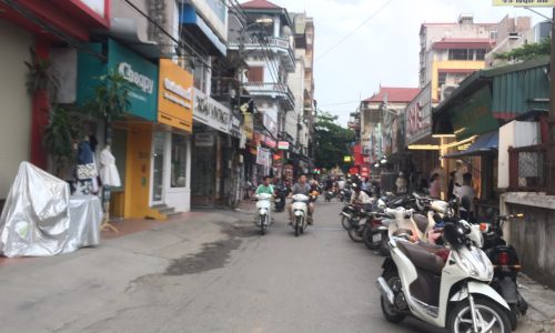 Bán nhà phố Kinh doanh tốt tại Học viện Nông Nghiệp 1.