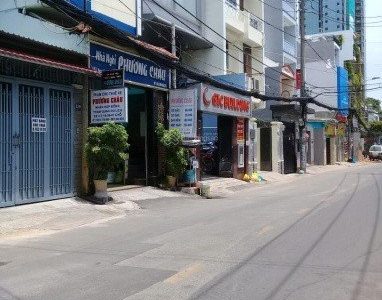 Cho thuê nguyên căn nhà mặt tiền 4x18m 3 lầu sân thượng sát bên quận 1