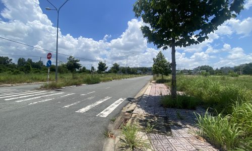 Làm ăn thiếu vốn, cần bán nhanh lô đất mặt đường nhựa 12m