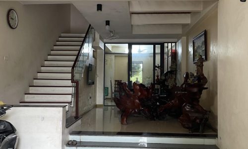 Bán nhà trung tâm Trâu Quỳ -70m2 4 tầng Mtien 4.8m, Tái định cư đường 17m.0982852808