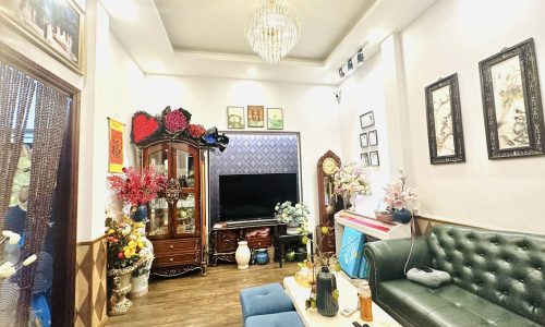 Bán nhà phố Thịnh Quang, Đống Đa gần phố, ở ngay 5 tầng 35m2 giá 5.55 tỷ