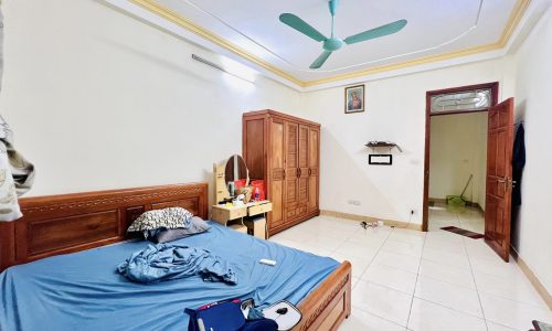 Bán nhà Tam Trinh 37 m2, 3 tỷ 800, ô tô đỗ cổng. LH: 0947865456