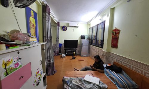 Bán nhà Tam Trinh 40 m2, chỉ nhỉnh 2 tỷ có nhà ở luôn. LH: 0947865456