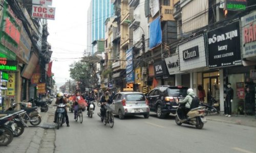 NHÀ ĐẸP TẶNG NỘI THẤT SANG XỊN MỊN TRƯỚC NHÀ RỘNG RÃI ĐỂ CHỤC XE MÁY, AN NINH AN SINH TỐT