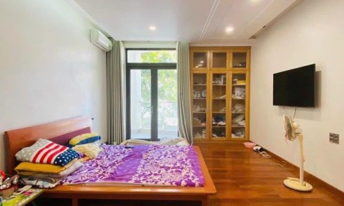 Bán nhà Nguyễn Ngọc Nại 70m2 12.5 tỷ phân lô oto tránh, gần phố.