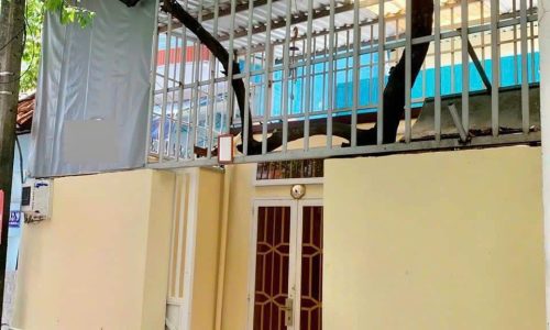 Bán gấp nhà ngay chợ cây Sộp, ph Đông Hưng Thuận, q12. KT 4x13m, đúc lửng. Giá 3,6 tỷ