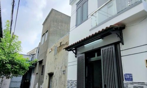 Nhà giá tốt quận 12, DTSD 51m2, 1 lầu, đg thông, cách chợ Thiếc 150m. 2,45 tỷ
