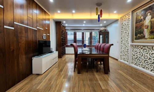 Bán nhà mặt phố Lạc Long quân, Tây Hồ 5 tầng diện tích 40m2 20 giá tỷ