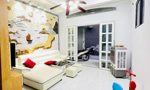 Ô tô tránh 30m, ngõ ba gác, dân trí cao bán nhà Đặng Văn Ngữ