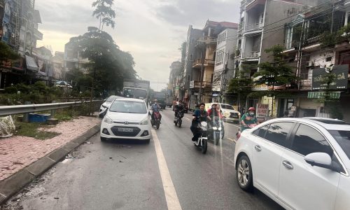 Cần bán lô đất đẹp, diện tích to, 300m, mặt Phố Như Quỳnh, giá tôt: lh 0835459289