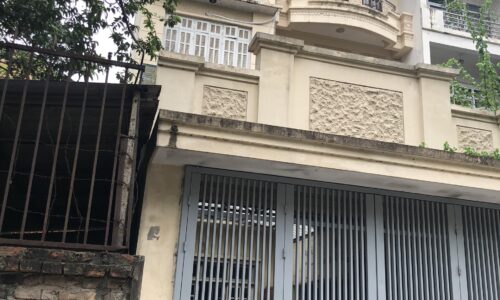 Cho thuê nhà riêng ngõ oto, 376 đường Bưởi, 120m2, 5 tầng